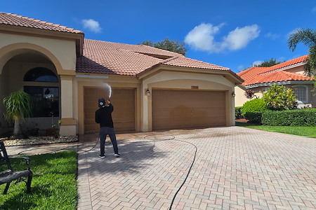 Why January Is the Best Time for Pressure Washing in West Palm Beach