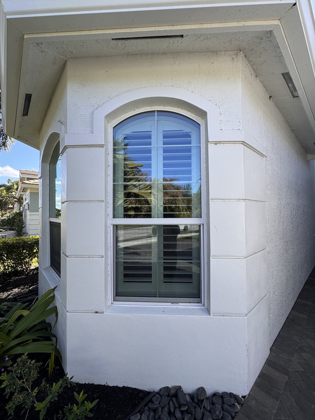Residential home Pressure Cleaning  and Window cleaning located in Boynton Beach FL 33473